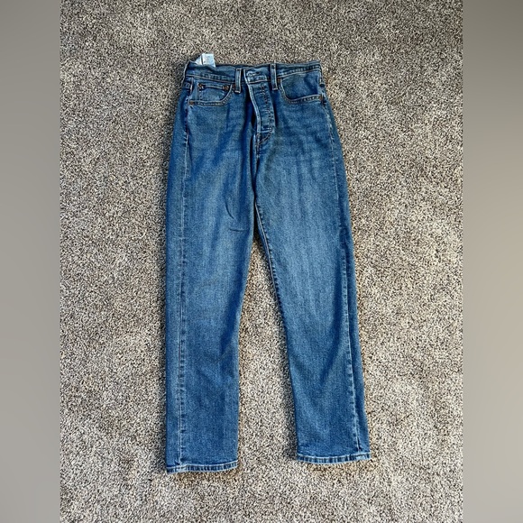 Levi wedgie straight women’s jeans - Picture 2 of 2
